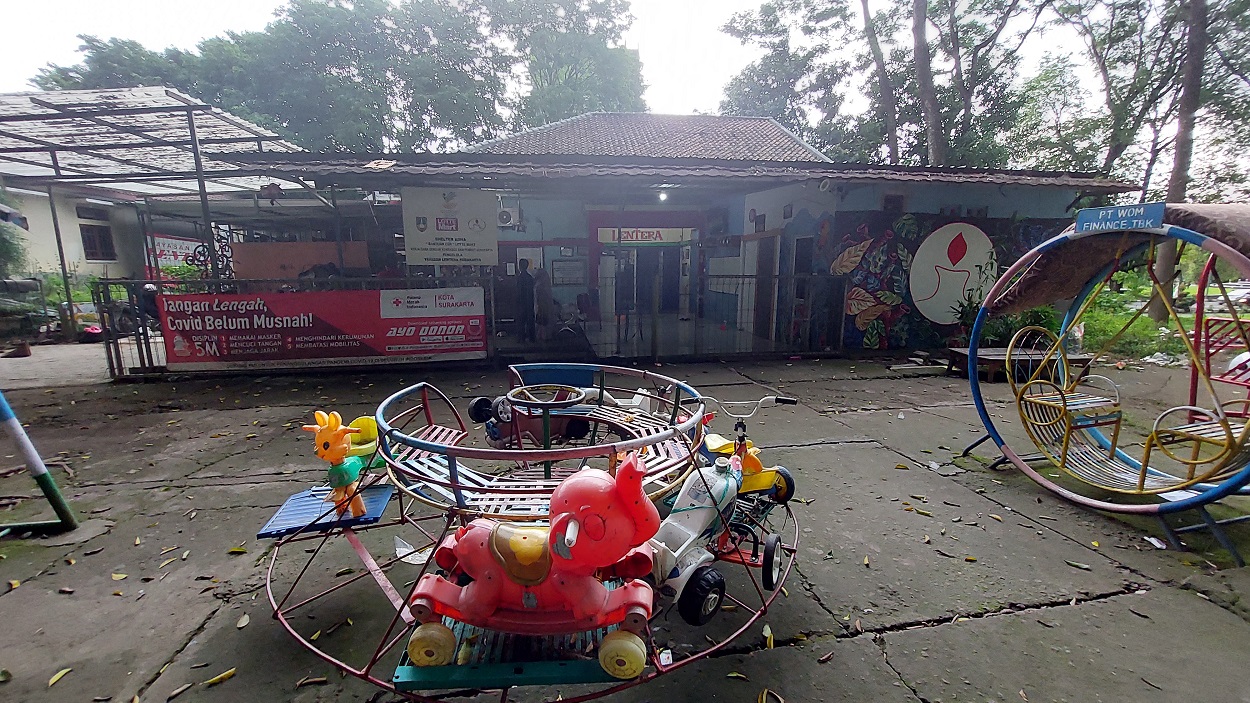 Rumah shelter Yayasan Lentera, Solo, Jawa Tengah menampung puluhan anak ODHA, Selasa (30/11). (MP/Ismail)