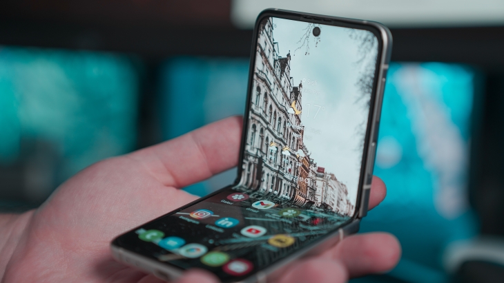 Xiaomi Mix Flip Mulai Tahap Produksi Pertama