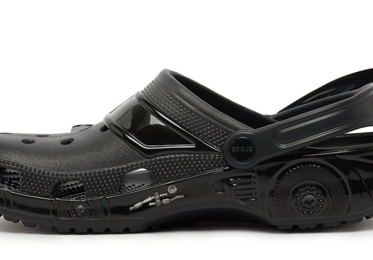 'Batmobile' Hadir Dalam Bentuk Alas Kaki dari Crocs