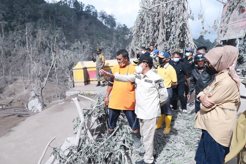 Ribuan Pengusaha Terdampak Letusan Semeru, OJK Minta Bank Restrukturisasi Kredit