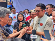 RK Diberi Cincin Kemenangan oleh Pedagang Kebayoran Lama: Pernah Juga Kasih ke Jokowi