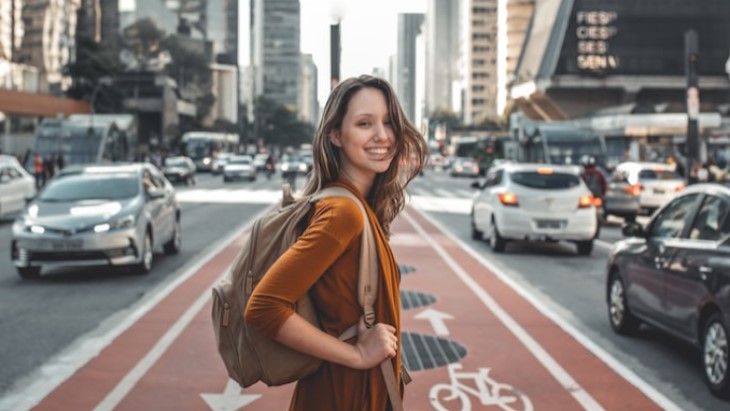 Tips Solo Traveling Aman untuk Perempuan
