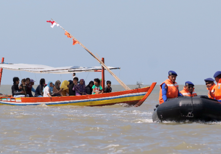 Empat Wisatawan Terseret Ombak Pantai Selatan Belum Ditemukan 