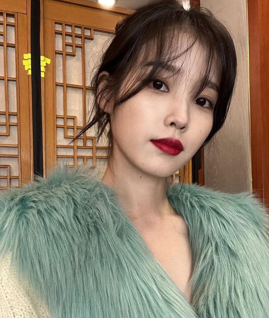 IU