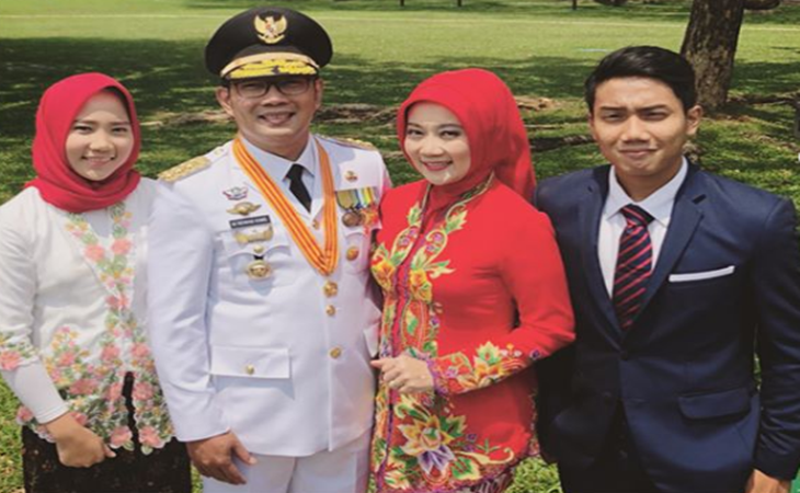 Ridwan Kamil bersama keluarga