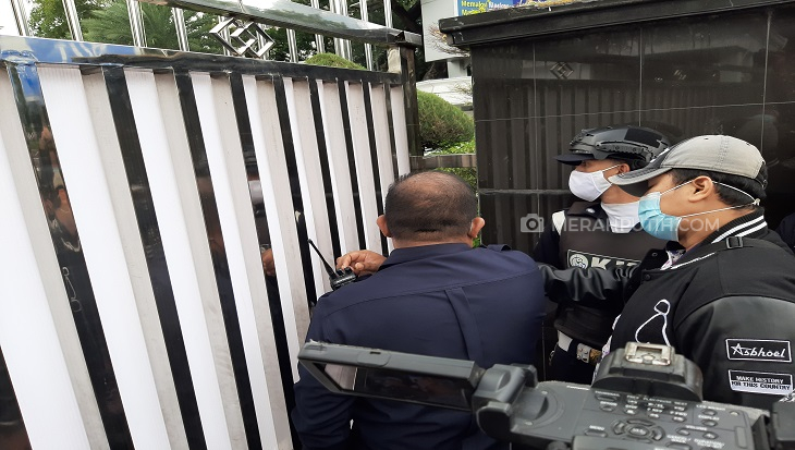 Penyidik KPK menggeledah kantor KKP di Jl. Medan Merdeka Timur, Jakarta Pusat, Rabu (25/11) siang WIB. Foto: MP/Kanu