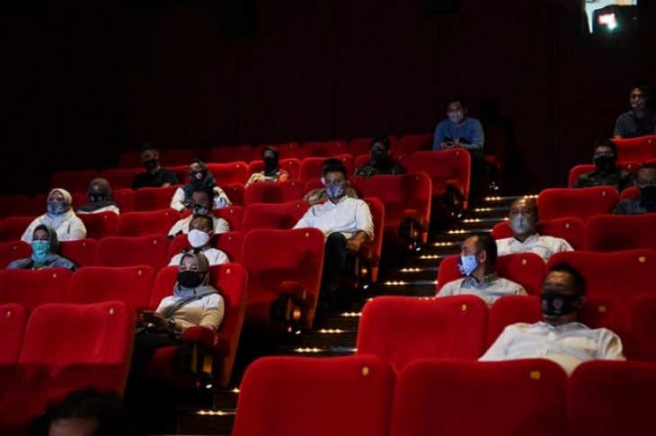 2 Jam Nonton di Bisokop Berujung 14 Hari Karantina, Apakah Sepadan?