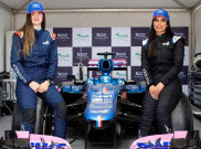 Aseel Al Hamad dan Abbi Pulling Jadi Wanita Pertama yang Kendarai F1 di Arab Saudi