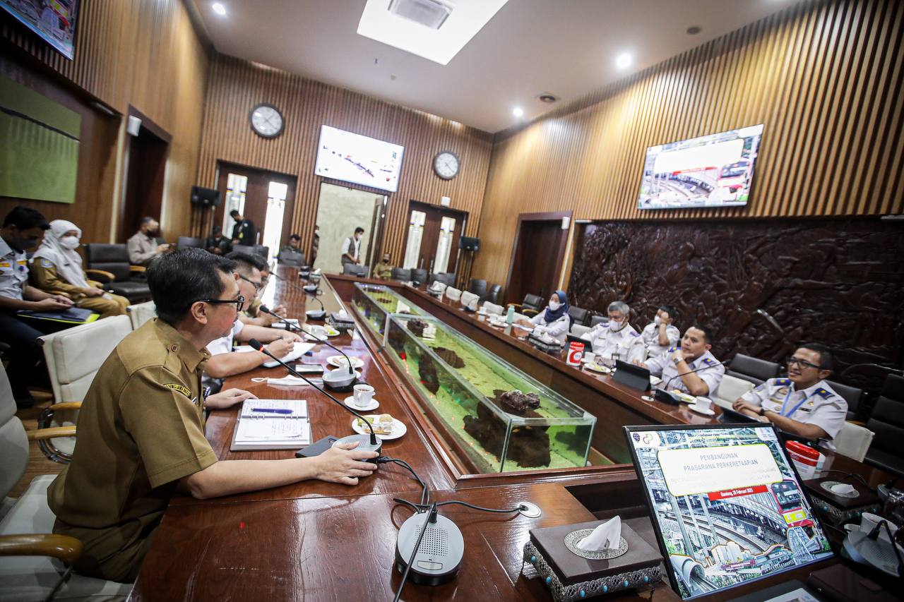 Kereta Api Diesel di Bandung Bakal Dihilangkan