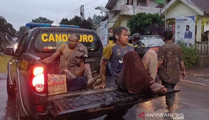 Erupsi Semeru, BPBD Lumajang Dirikan Tenda Pengungsian di 3 Lokasi