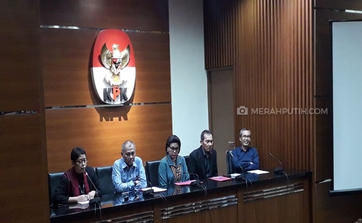 Pimpinan KPK menyampaikan penetapan tersangka terhadap Refly Tuddy Tangkere