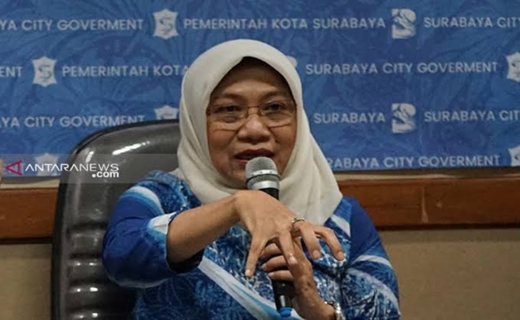 Kepala Disbudpar Surabaya Antiek Sugiarti ungkap kunjungan wisatawan ke Surabaya lampaui target