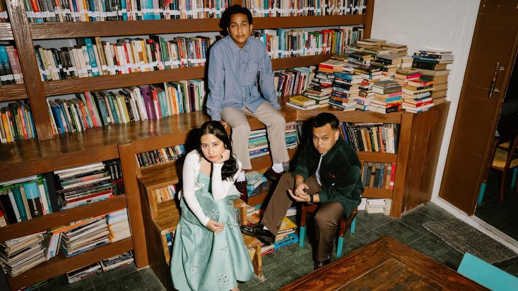 Daun Jatuh Ajak Prilly Latuconsina 'Tuk Singgah'