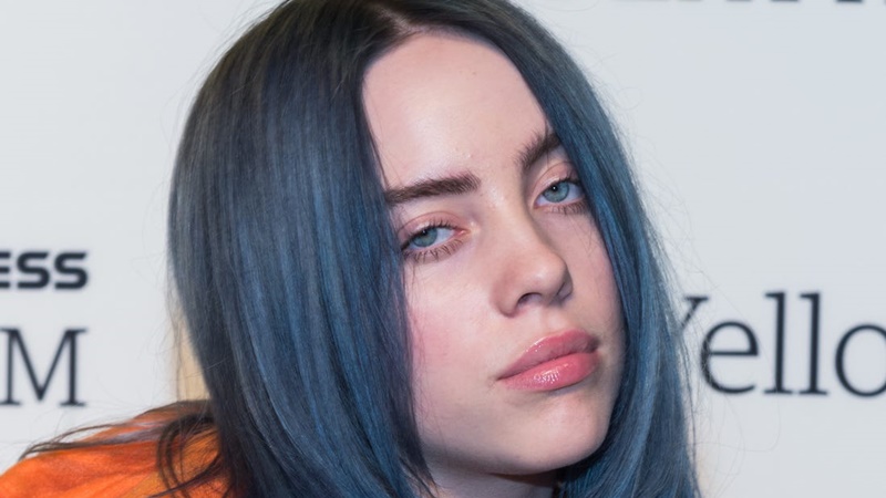 4 Aksesori Fashion Favorit Billie Eilish