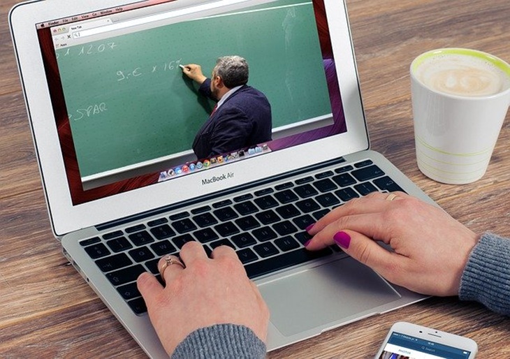 Sekolah dari Rumah? Simak Cerita Mahasiswa yang Menjalani Sistem Kuliah Online