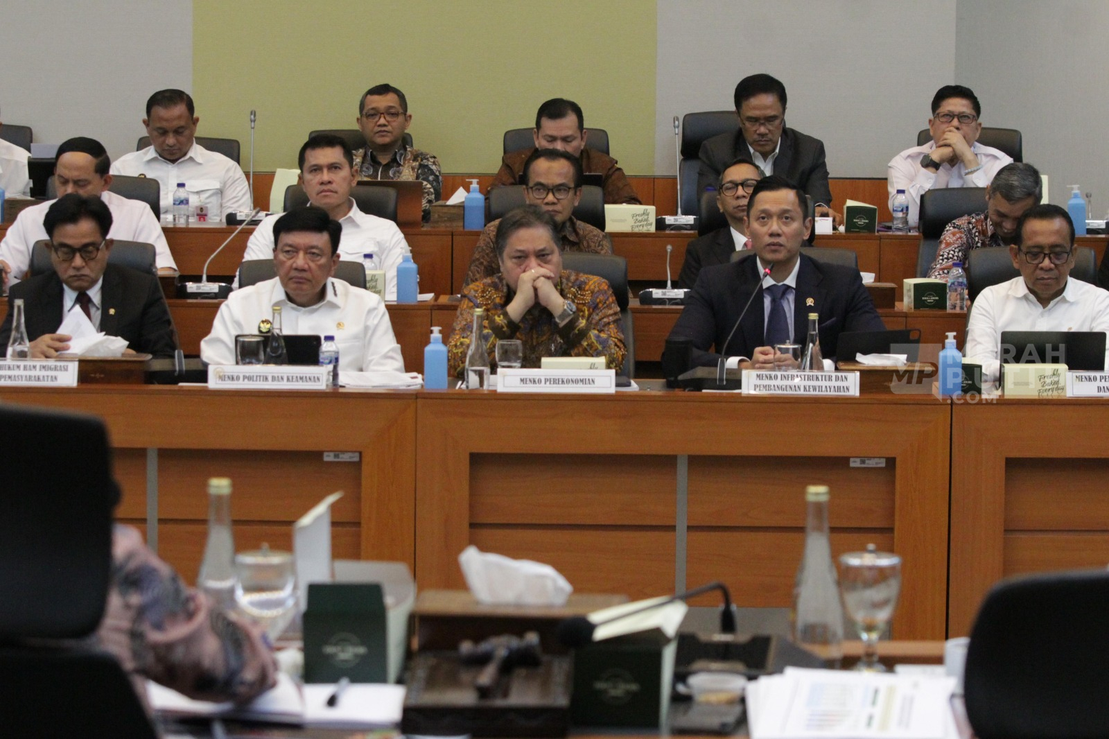 Raker Menko Kabinet Merah Putih dengan Badan Anggaran DPR Bahas RAPBN 2025