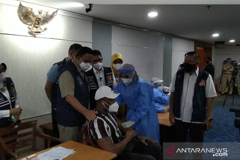 PPKM Jakarta Turun ke Level 3, Anies Ingatkan Warga untuk Berhati-hati