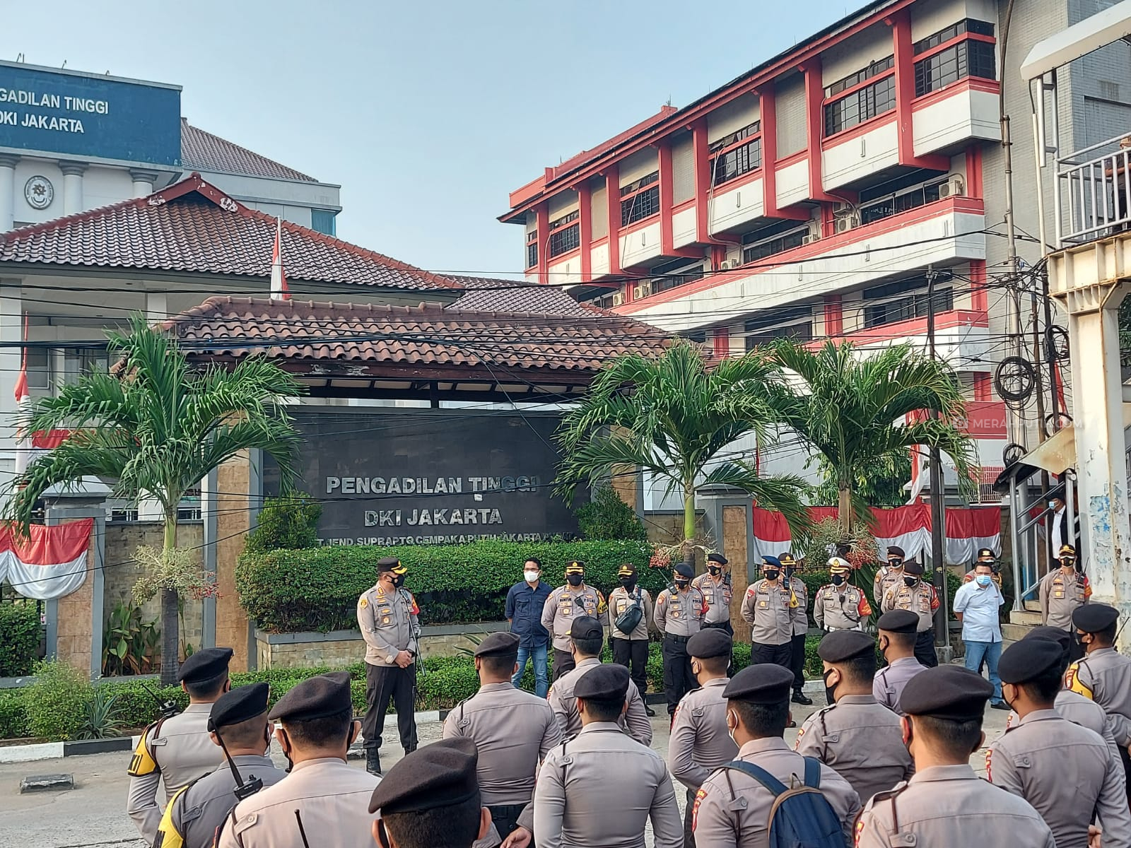Kapolres Jakpus Bawa Ribuan Aparat Jaga Sidang Vonis Banding Rizieq