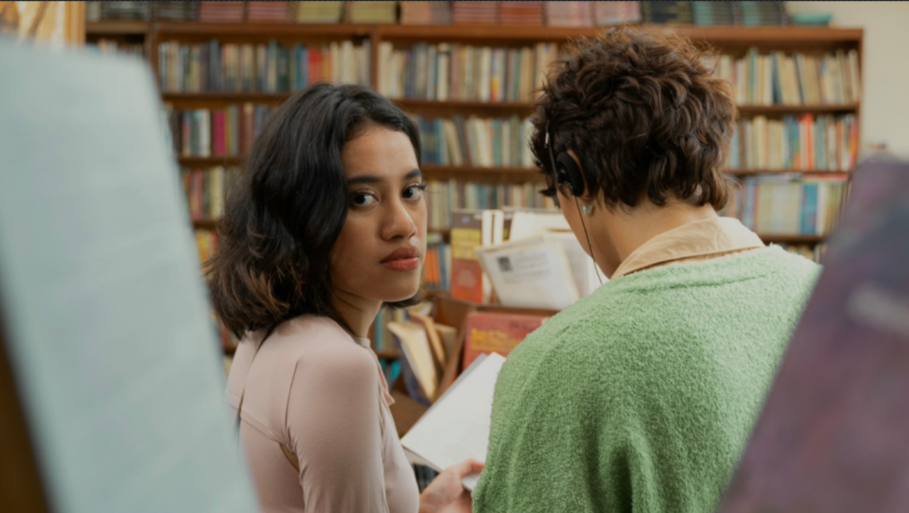 Indahnya Hubungan Tergambar Manis di Video Musik 'Berdua Saja' Faye Risakotta