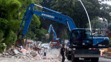 Melihat Penertiban Ratusan Kios Pasar Hewan Peliharaan Barito Jakarta Selatan
