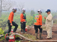 Momen Presiden Prabowo Tinjau Lokasi Kebakaran Hutan dan Lahan di Pontianak 