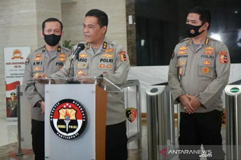 Diperiksa Propam Terkait 'Surat Sakti' Djoko Tjandra, Brigjen Prasetijo Utomo Terancam Dipecat