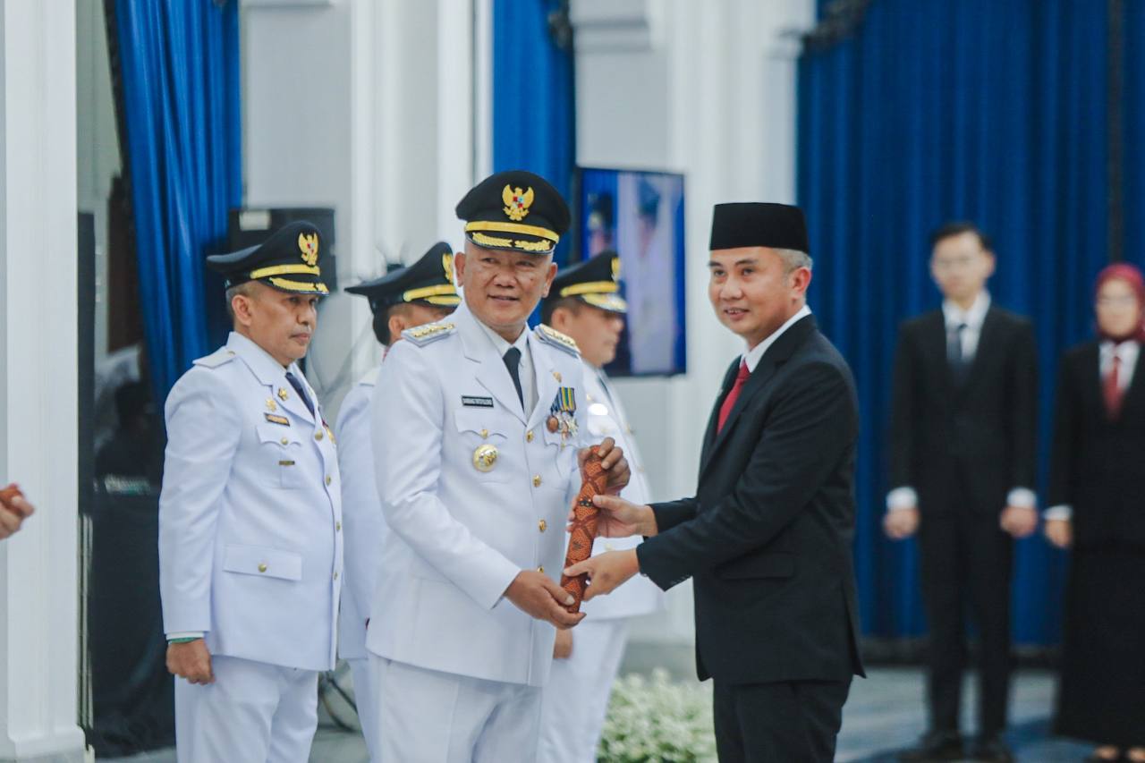 Bambang Tirtoyuliono Resmi Dilantik jadi Pj Wali Kota Bandung