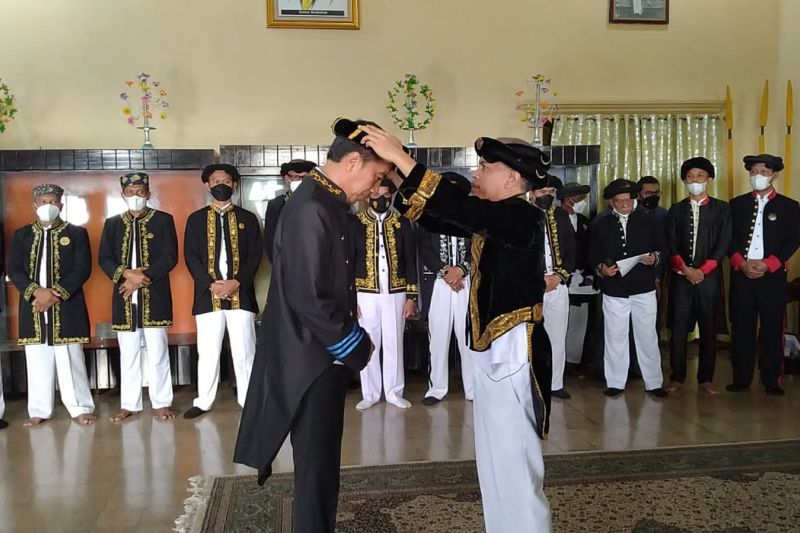 Jokowi Bergelar Pangeran Bangsawan dari Kesultanan Ternate