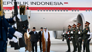 Momen Kunjungan Resmi ke UEA, Presiden Prabowo Subianto Mendarat di Abu Dhabi