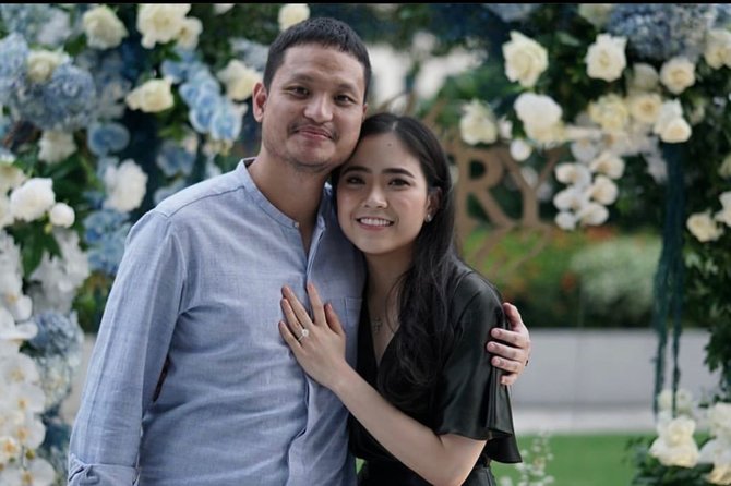 Jonathan dan Jessica akan segera menikah. (Foto Instagram/jessicatanoe)