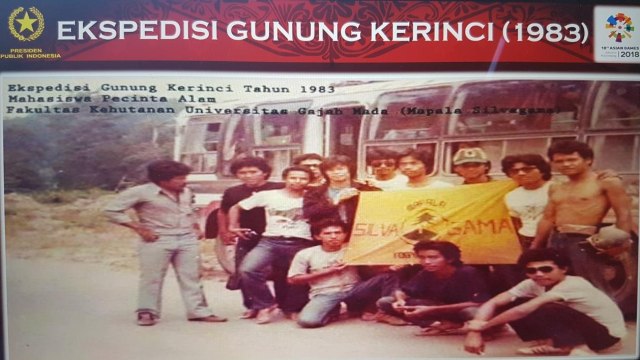 Jokowi naik gunung