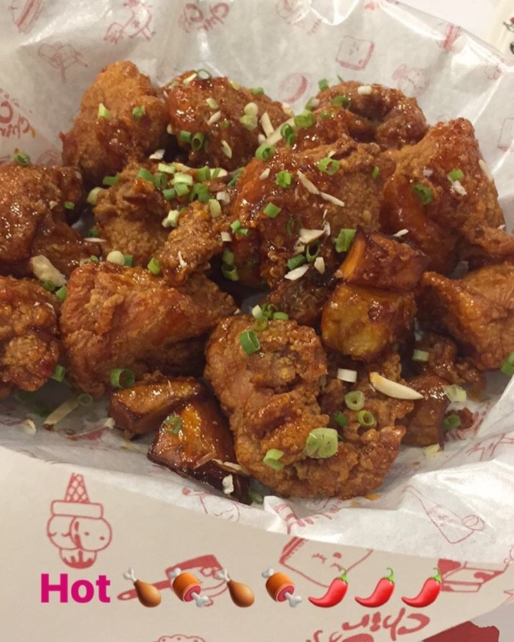 Menu ayam goreng di Chir Chir Fushion Chicken Factory. (Foto: instagram.com/ivha_kallaautomotive)