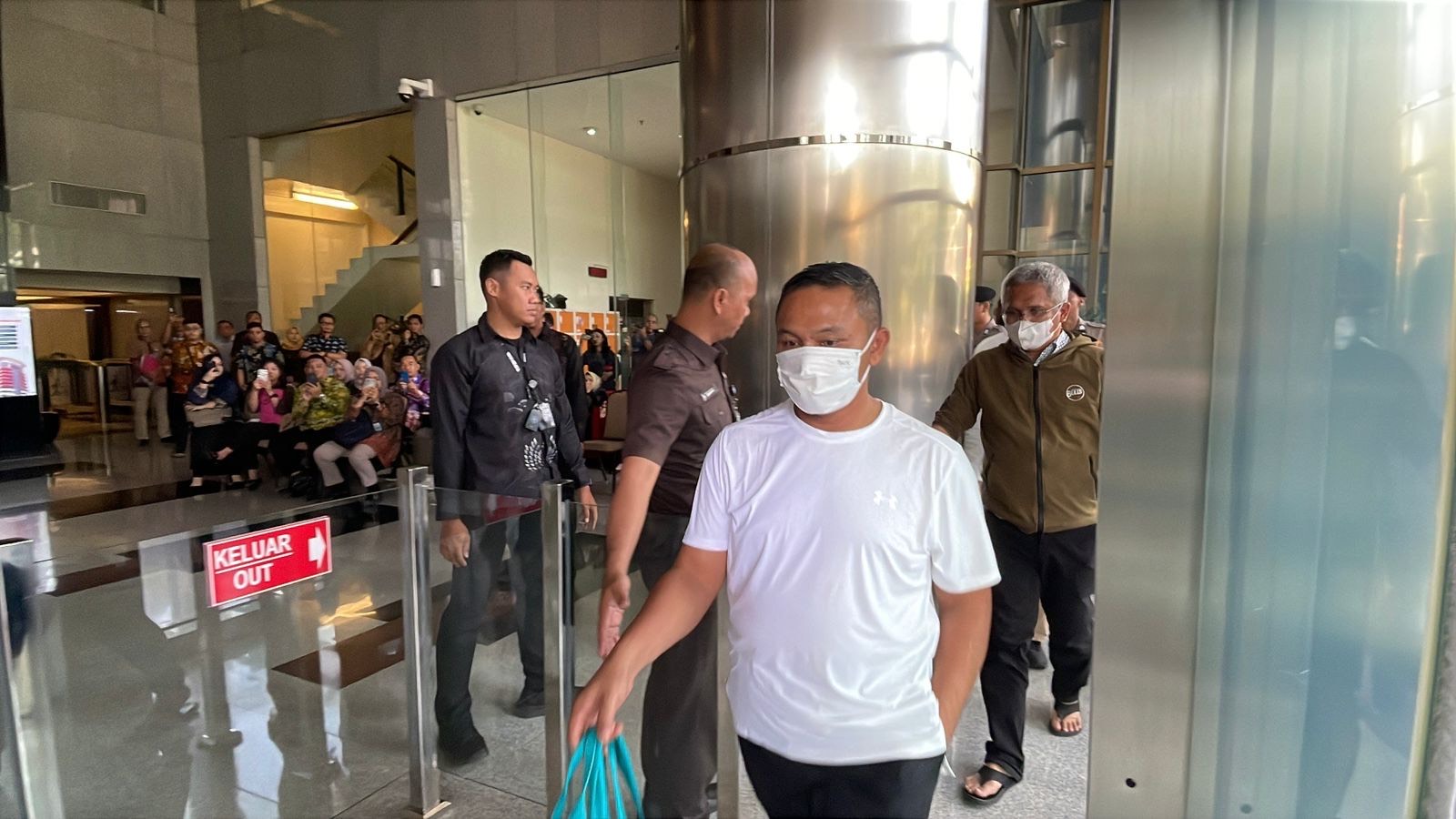 Gubernur Riau Abdul Wahid Tiba di KPK usai Kena OTT, Jalani Pemeriksaan Lanjutan