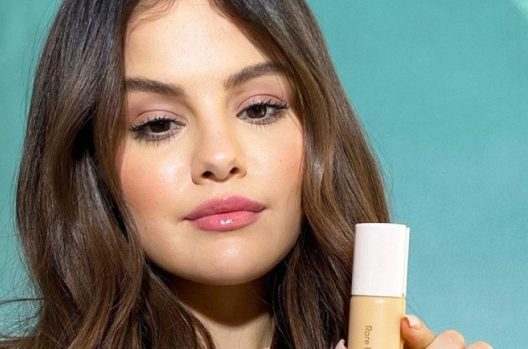 Selena Gomez Luncurkan Produk Kosmetik Rare Beauty - Merahputih.com