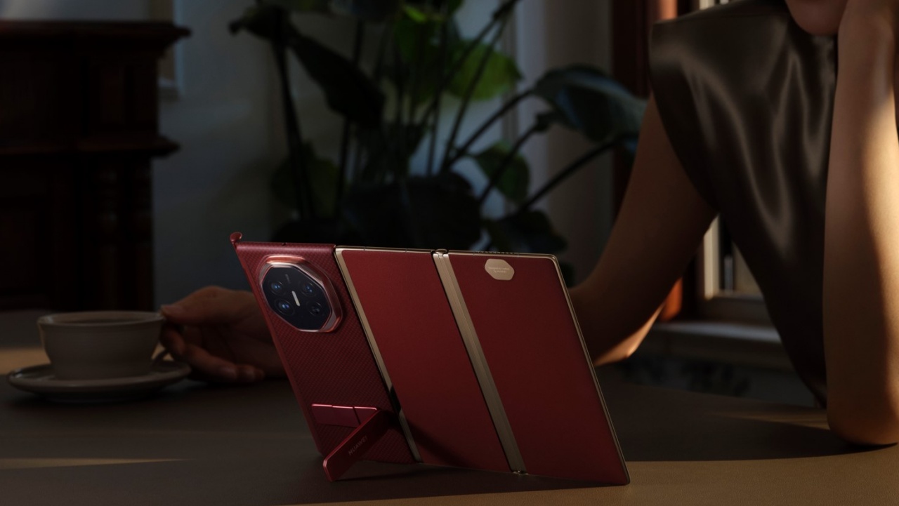 Huawei Luncurkan Smartphone Lipat 3 Pertama di Indonesia, Mate XT | Ultimate Design