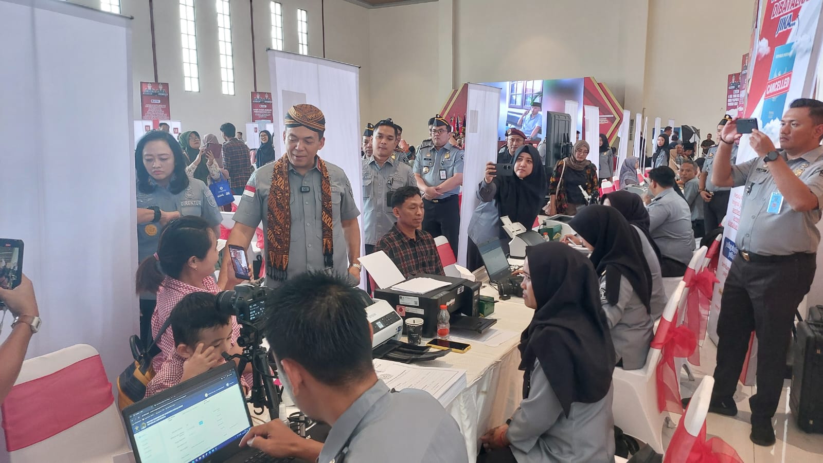 Layanan Paspor Simpatik Spektakuler, Kemenkumham Jateng Terbitkan 2024 Paspor