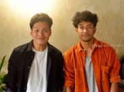Teddy Adhitya dan Rendy Pandugo Mendadak 'Boyband' di Festival Mesin Waktu 2019