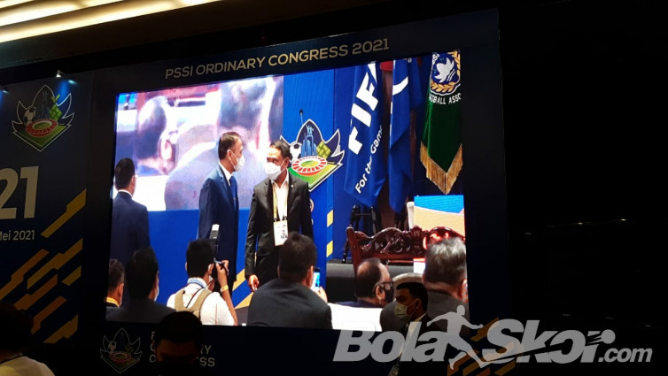 Potret Menpora Zainudin Amali dan Ketum PSSI Mochamad Iriawan dalam Kongres Tahunan PSSI. (BolaSkor.com/Taufik Hidayat)