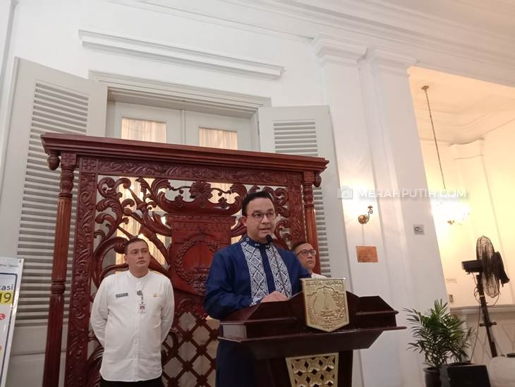Anies Baswedan saat pengumuman status tanggap darurat virus corona di ibu kota. (Foto: MP/Asropih)