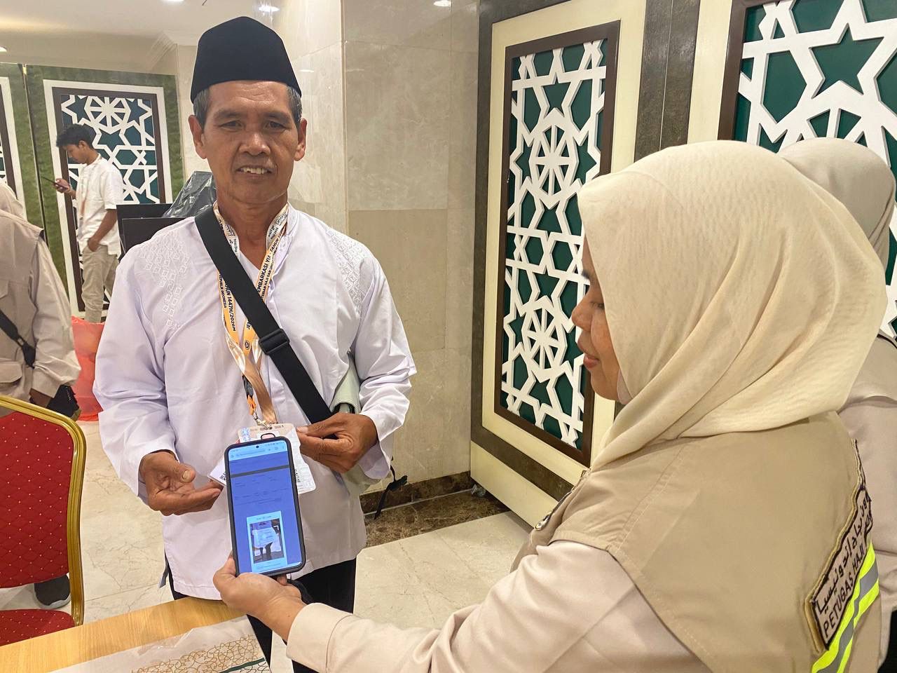 Distribusi Konsumsi Calon Haji Pakai Sistem Digital, Ketua Rombongan Cukup Scan Barcode