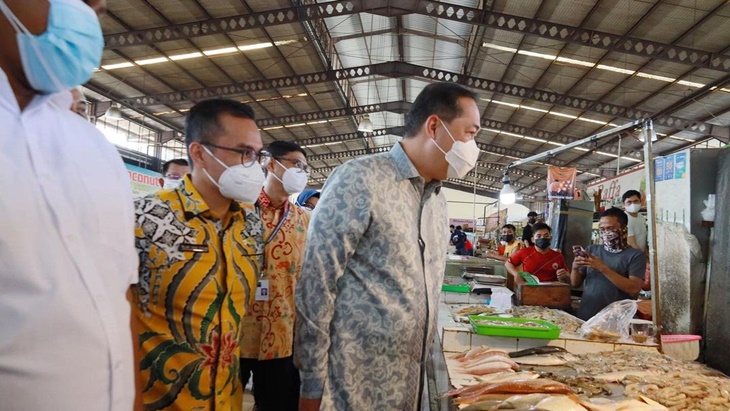 Pemkot Tangsel Wajibkan Penggunaan Aplikasi PeduliLindungi di Pasar
