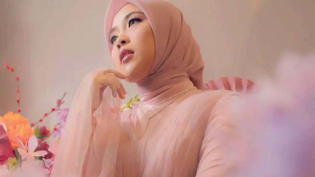 Selfi Yamma Sentuh Hati Pendengar lewat Single Baru ‘Pelukan Nyata’, Simak Lirik Lengkapnya