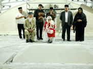 Megawati Berdoa dan Menangis di Makam Imam Al Bukhari