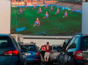 Nobar Pertandingan Sepakbola, Penggemar Klub Ini Terapkan Sistem Drive-In