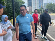 RK Habiskan Masa Tenang Pilkada Olahraga Ringan dengan Istri