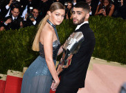 Rayakan Anniversary Kedua, Zayn Malik dan Gigi Hadid Bagikan Video Berciuman