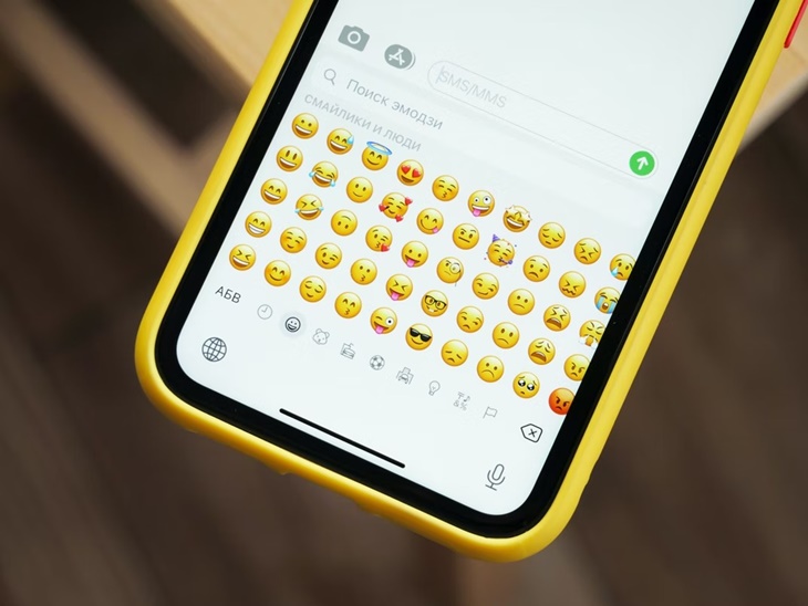 Bikin Sahabat Jadi Spesial dengan Stiker dan Emoji di Telegram