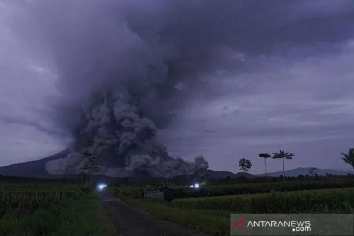 10 Jenazah Korban Erupsi Semeru Teridentifikasi, Warga Diminta Lapor ke Posko DVI