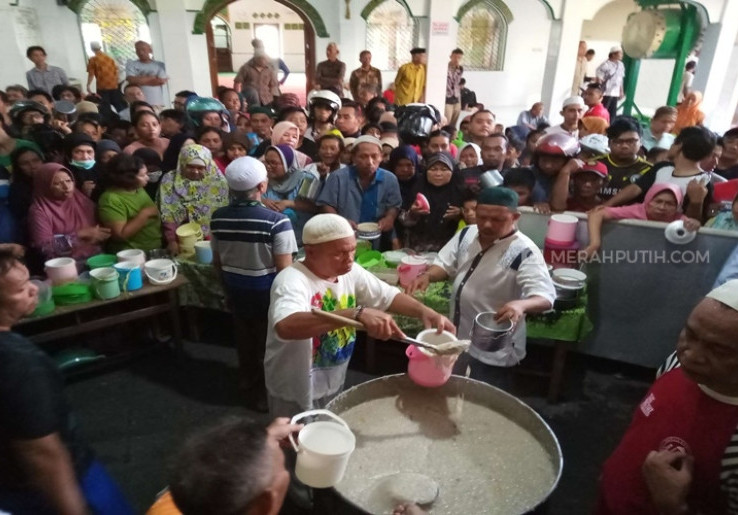 Tradisi Ramadan, Warga Solo Berebut Bubur Samin Khas Banjarmasin 