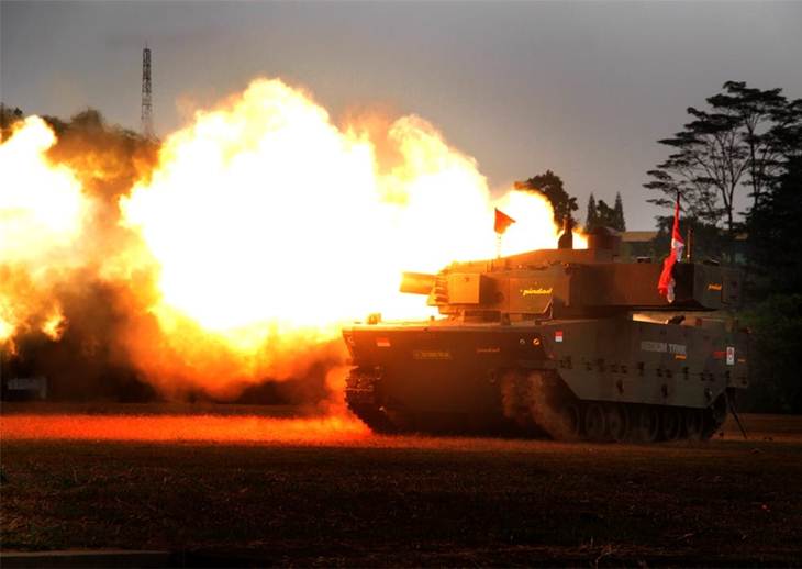 Tank buatan Pindad saat diuji tembak. (Foto: pindad.com)